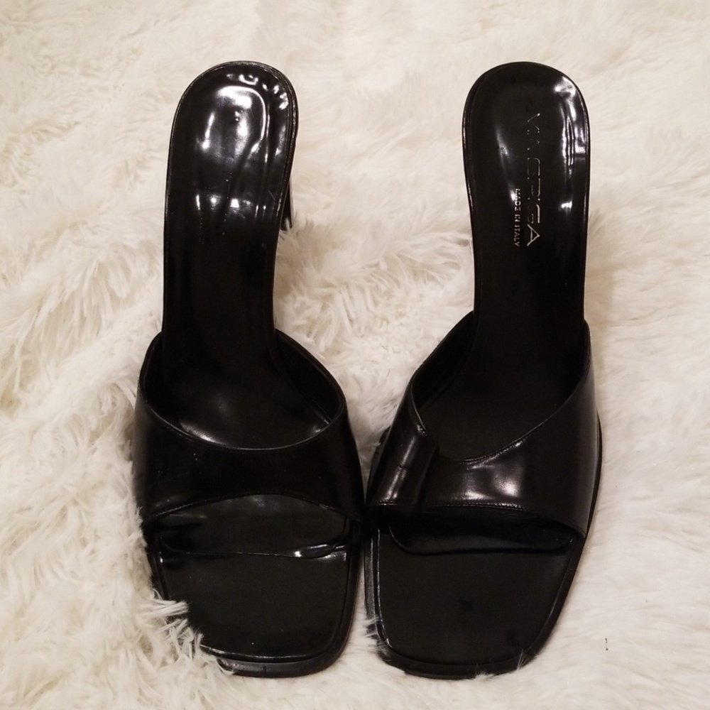 Shoe
